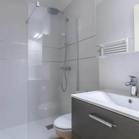 شقة Pramousiquer D23